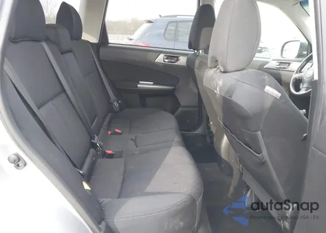 2013 Subaru Forester 2.5X Premium z USA, uszkodzony, nr VIN JF2SHADC8DH438172